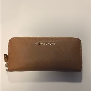 Micheal Kors Wallet